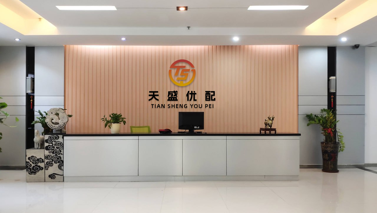 永之胜 吓人！一米长的钢筋“从天而降”，刺入男子手臂......